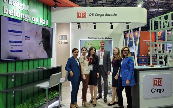 DB Cargo Team (ltr) Olga Snigur, Svetlana Rudakova, Diana Dmitrieva, Andreas Lübs, Yekaterina Ryabuschko & Tabea Klang