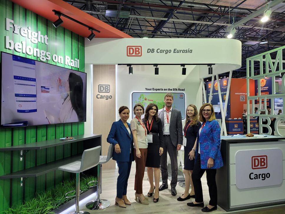 DB Cargo Team (ltr) Olga Snigur, Svetlana Rudakova, Diana Dmitrieva, Andreas Lübs, Yekaterina Ryabuschko & Tabea Klang